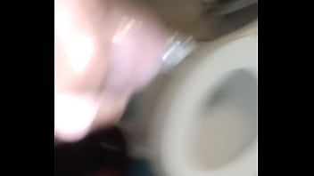 Afspelen Superdariusguy draagt een condoom terwijl hij rotzooit met een zwarte lul
