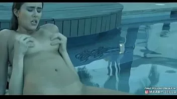 تشغيل فتاة الساخنة الحصول على بوسها مليئة نائب الرئيس