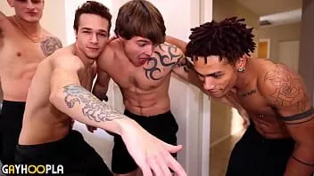play Str8 مسمار الملاعين له الرجل الأول. أعصاب عالية!