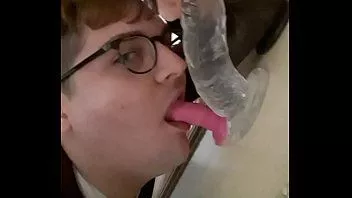 চালান মোরগ পূজা: তিনটি মহান dildos সঙ্গে কাঁচা blowjob