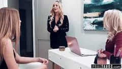 play زوجة الأب وابنتها مثليه الثلاثي: جبهة تحرير مورو الإسلامية، في سن المراهقة الشقراء، ورئيسه