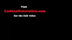 تشغيل مثلية في سن المراهقة Queening ناضجة GILF في مكثفة Pussylicking الدورة