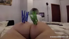 Jouer POV Ass Play avec une fessée intense et une action à vêtements