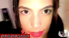 চালান লাল অন্তর্বাস পরিহিত 18-বছর বয়সী ইউরোপীয় কিশোর কামুক কামুকতার সাথে নাচছে