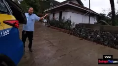 चलाएँ एमेच्योर एशियाई किशोर प्रेमिका एक अविश्वसनीय मुख-मैथुन देती है और थाईलैंड के एक होटल में कुत्ते शैली में जमकर चुदाई करती है