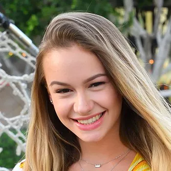 Pornstar Naomi Swann