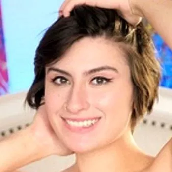 Star du porno Angeline Red