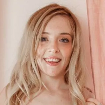 Actrita Madi Collins