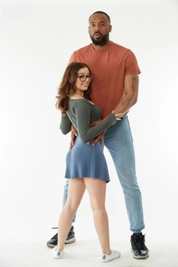 Pornstar Leana Lovings